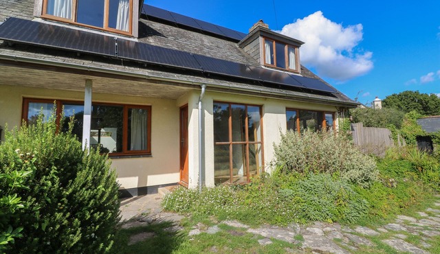 MULBERRY COTTAGE, pet friendly, country holiday cottage in Dartington