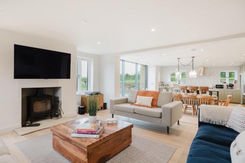 Mulberry Cottage - Stunning 5 Bed in Wiltshire!