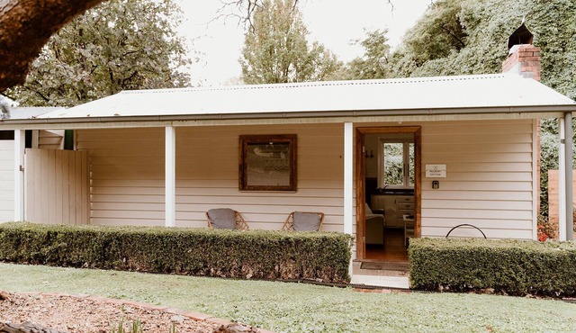 Mulberry Cottage - with spa and fireplace