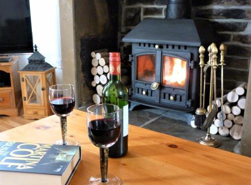 Mulberry Cottage with Wood Burner, Garden and Easy Parking