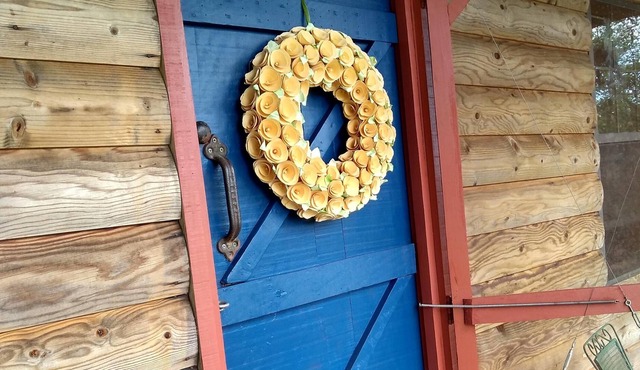 Mulberry Creek Cabin welcomes you! Nestled so close to Lynchburg yet so private!