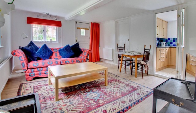 Mulberry End - One Bedroom House, Sleeps 2