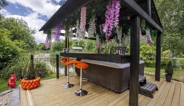 Mulberry Lodge - sleeps 4 guests in 2 bedrooms