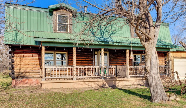 'Mule Creek Lodge' Rural Stay Near Coldwater Lake