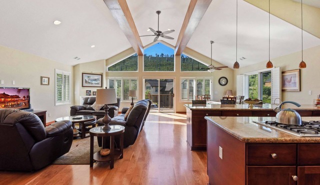 Mule Meadows Classy, Split Level South Tahoe Home!