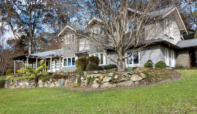 Mulgrave House and Cottage - By Latitude South Coast