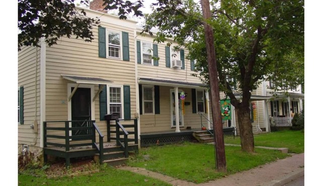 Mulligan House 2 Historic Home Clinton Pets & Kids