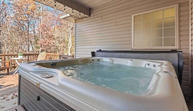 Mulligan Manor: Golf - Bike - Play - Private Hot Tub - Pet Friendly