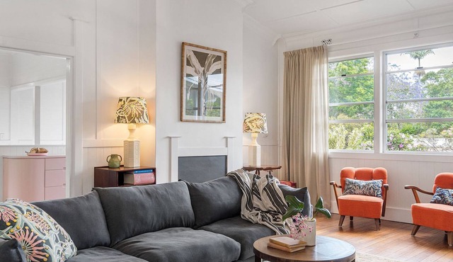 Mullum River House - waterfront heritage home