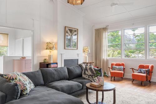 Mullum River House - waterfront heritage home