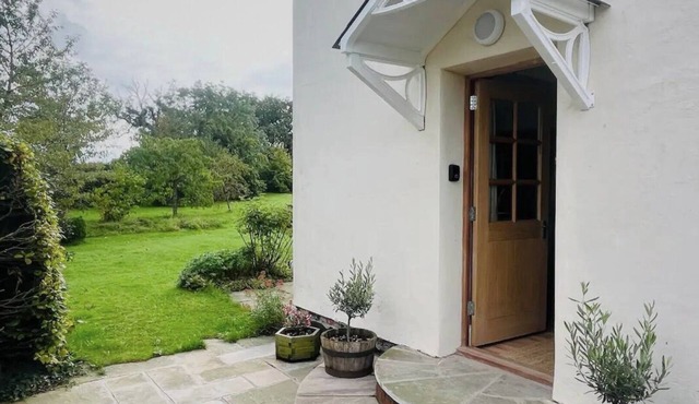 Mulsford Country Cottage