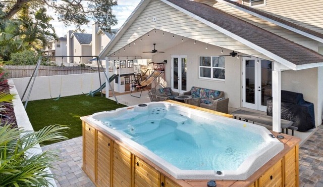 Multi Family, Close to Beaches, Great Back Yard