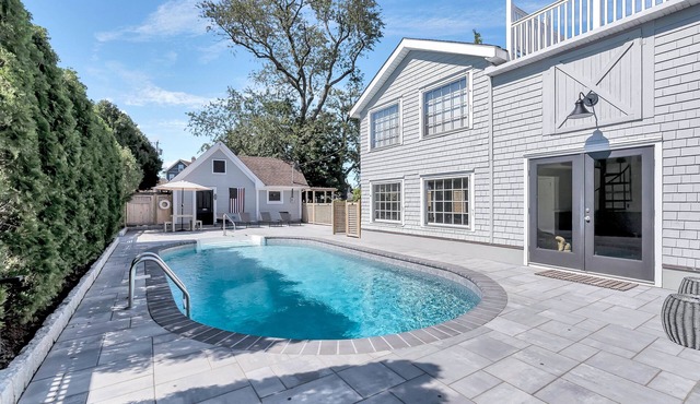 Multi-Family House with Pool - 6 Blocks to Beach