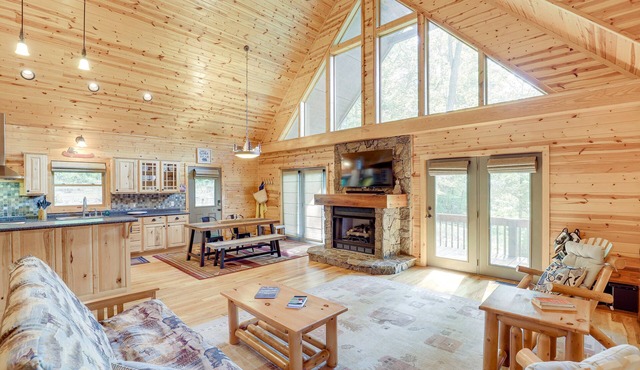 Multi-Level Deck, Views! 4-Season Burnsville Base