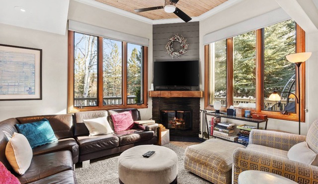 Multi-Level Snowmass Haven! Private Hot Tub, Deck w/Grill, Wood FP, W/D, Parking & Near Shuttle