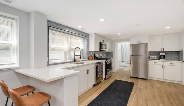 MultiManor: A Renovated Bucktown Coach House