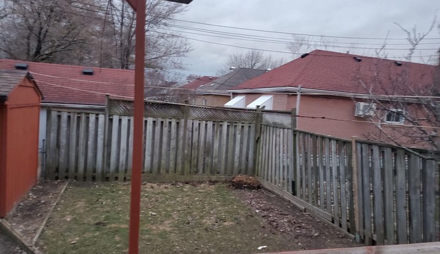 Multiple bedroom house with gigabit internet and amenities included!n
