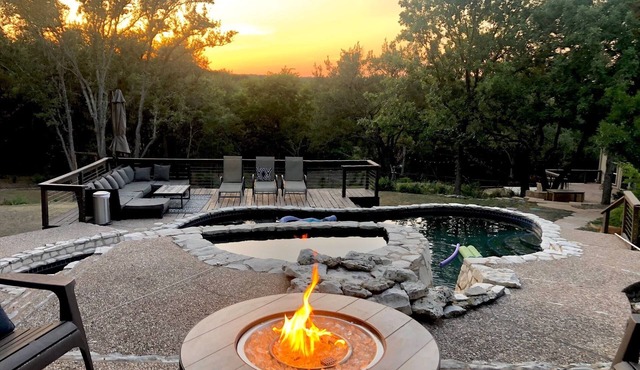 Multiple Family or Friends Setup on 2 woodsy acres with pool and spa! Up to ten!