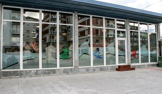 Mundaka Hostel & Sports Cafe