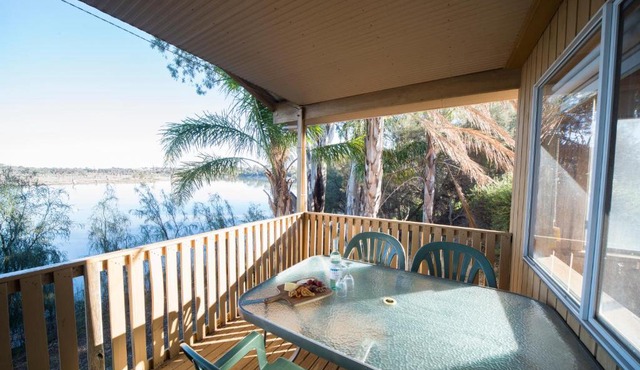 Mundic Waterfront Cottages