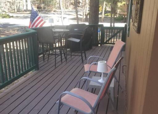 Munds Park Cabin sleeps 6 in tall cool pines central heat and ac , Great hiking trails near by