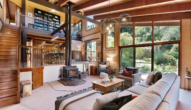 Mungari – Mudbrick Home in Berry Rainforest