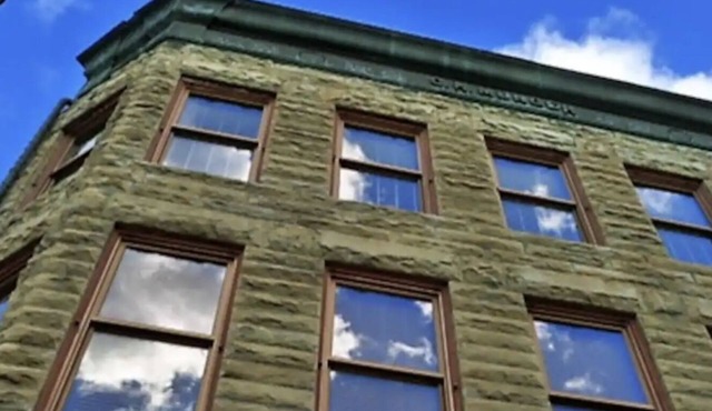 Munger Lofts Boutique 3rd Floor w/Full kitchen