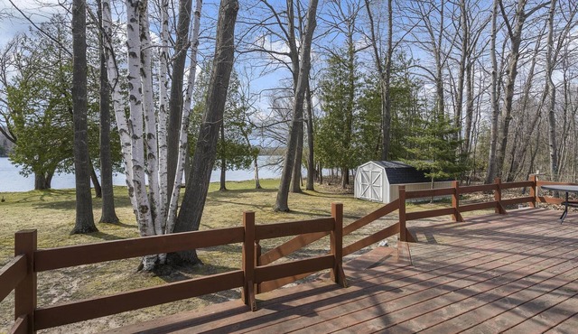 Munro Lake House Central Location to Northern Michigan's Favorite Activities!