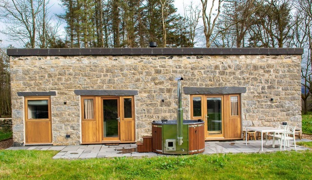 Murmur y Coed - sleeps 5 guests in 2 bedrooms