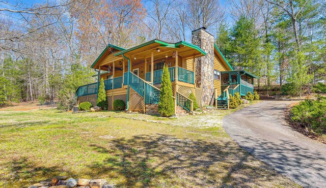 Murphy Cabin w/Deck, Grill & Private Pond!