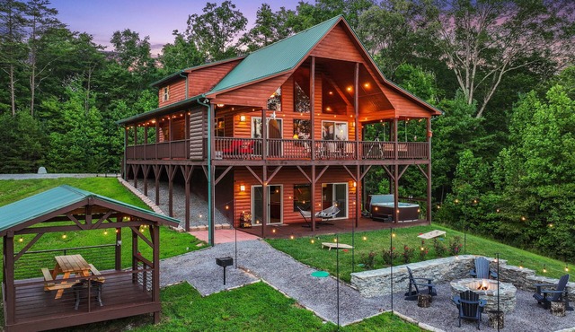 Murphy Cabin w/Hot Tub, Fire Pit & Mountain Views