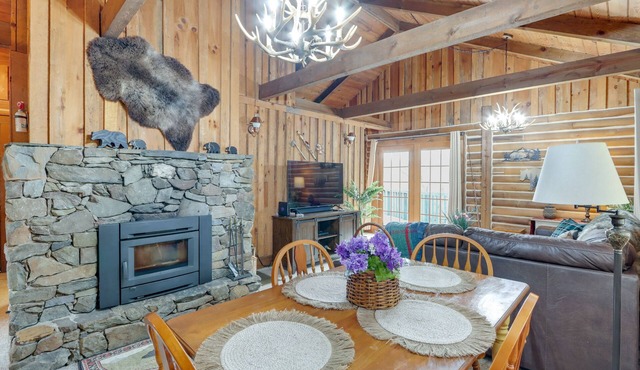 Murphy Cabin w/Views < 1 Mi to Hiwassee Lake!