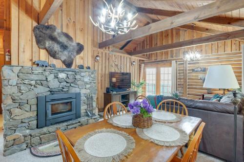 Murphy Cabin with Views Less Than 1 Mi to Hiwassee Lake!