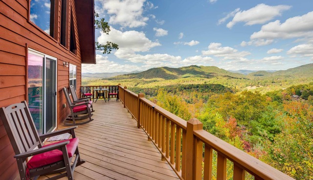 Murphy Chalet w/ Fire Pit & Stunning Mountain View