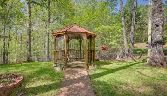 Murphy Cottage w/Screened-In Porch - Pets Welcome