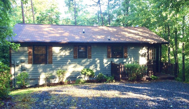 MURPHY, NC Rustic Trail Retreat Cabin
