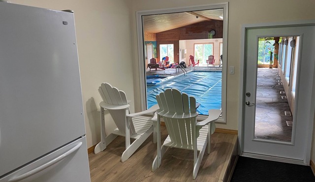 MURPHY'S RETREAT COUPLES AND FAMILY RESORT SLEEPS 40+