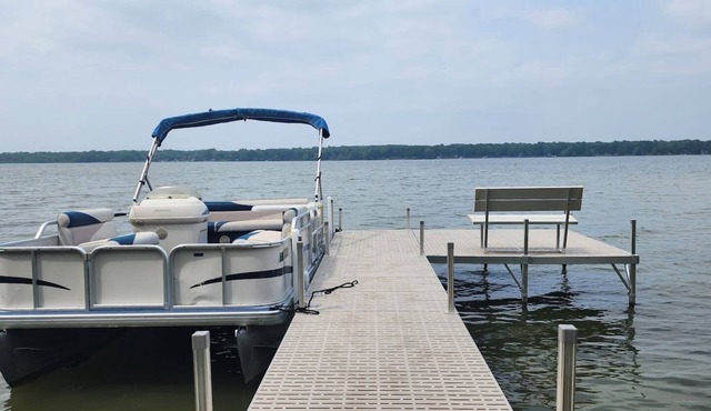 Murphys Lakefront Jacuzzi Retreat 9 Miles-WI DELLS