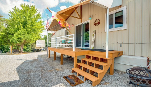 Murphysboro Retreat w/Deck Near Kinkaid Lake!