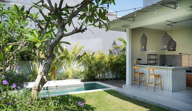 Muscle beach villa in centre super trendy Canggu