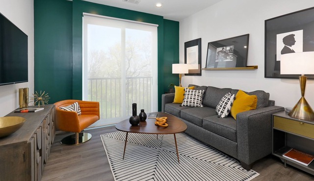 Muse | City-View Condo, rooftop lounge, gym, 10 min walk to downtown