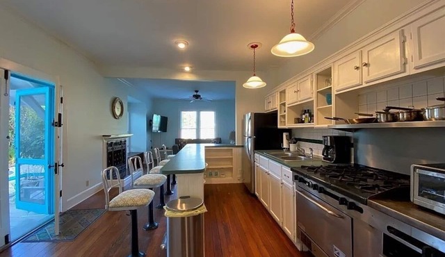 "MUSE HAVEN" - Spacious Relaxing Retreat, Pet-Friendly