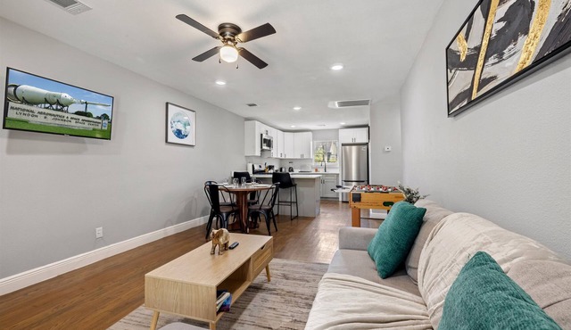 Museums Cozy Med Center Apt | BBQ Fire Pit Games