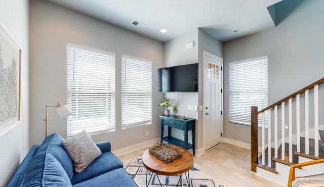 Music Chic & Retro Heights