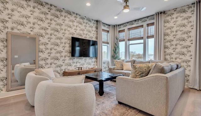 Music City Loft w/Rooftop + Views Near Broadway