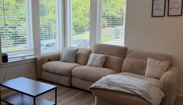Music City Townhouse | Sleeps 8 | Near Broadway