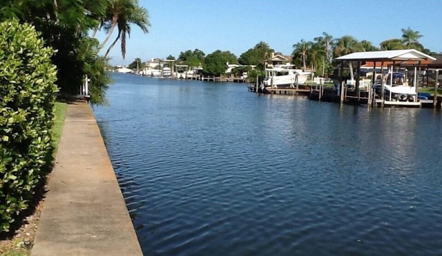 Music On The Sea ~waterfront Home~private Pool~ Minutes to Beach