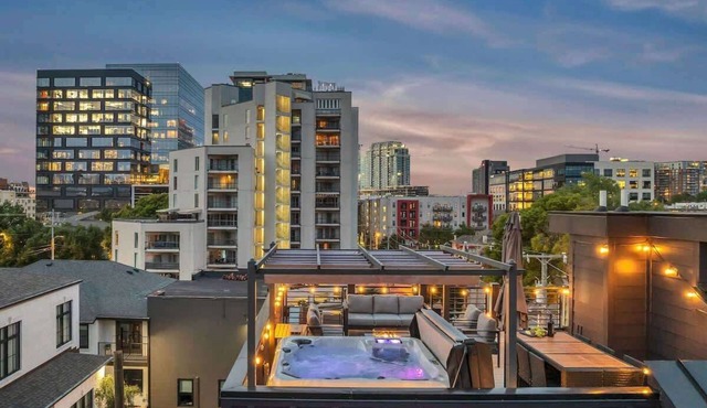 Music Row - Luxury Home w/5 en-suites!