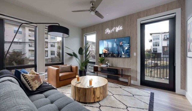 Musica - 3 Units - Pool & Gym - Heart of Midtown