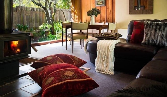 Musk Creek Hollow- Pet friendly- Japanese inspired cabin 10% off weekly stays